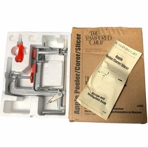 Pampered Chef Apple Corer Peeler Slicer in Box